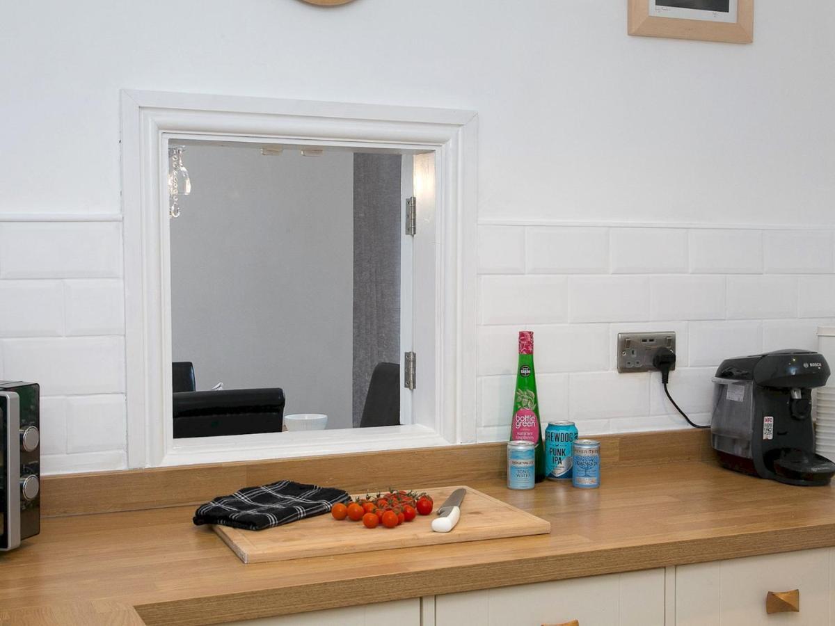 Pass The Keys Modern Coastal Home In Bull Bay Amlwch Экстерьер фото
